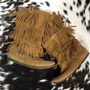 Minnetonka Fringe boot moccasins